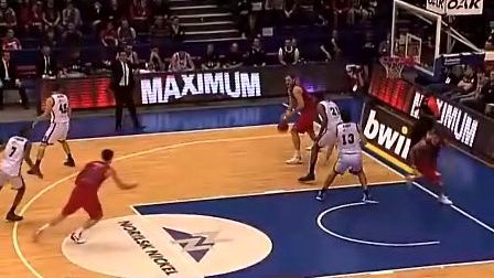 关键先生！高诗岩4中2得到8分5板8助&关键时刻拯救球队（高诗岩成关键先生：4投2中砍下8分5板8助，关键时刻力挽狂澜）