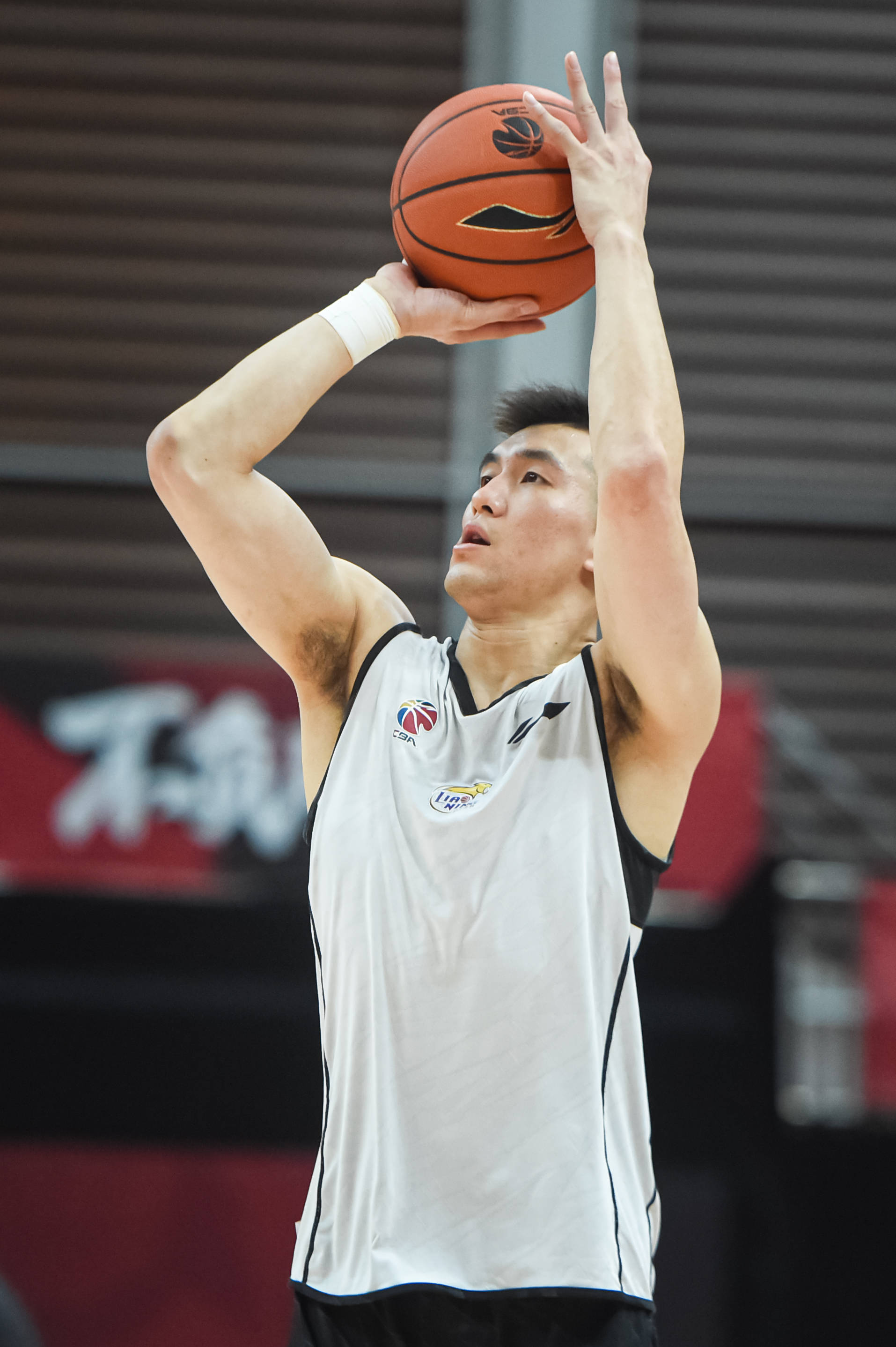 中超：武汉三镇2-0战胜上海申花（中超：武汉三镇2-0力克上海申花）