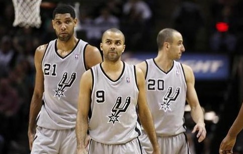 这是不是上海海港夺冠难度最大的一次？3分钟复盘夺冠之路（上海海港这一冠有多难？3分钟复盘登顶之路）