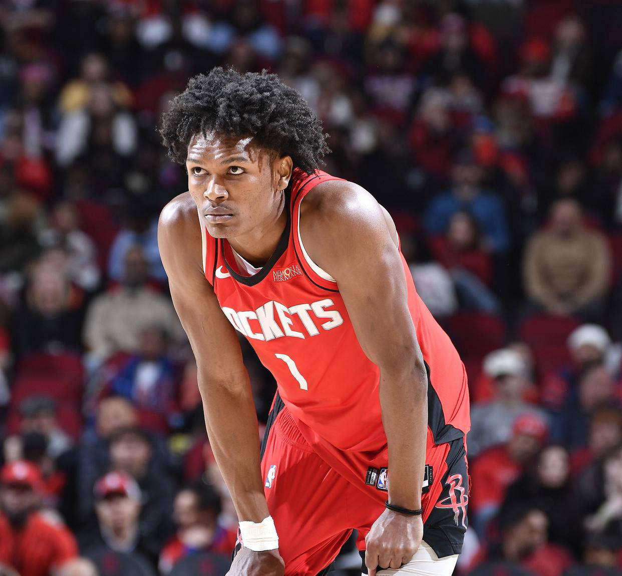 克里斯替补登场仅一分钟，就为我们扳平了比分！（克里斯替补一分钟建功，助球队扳平比分！）