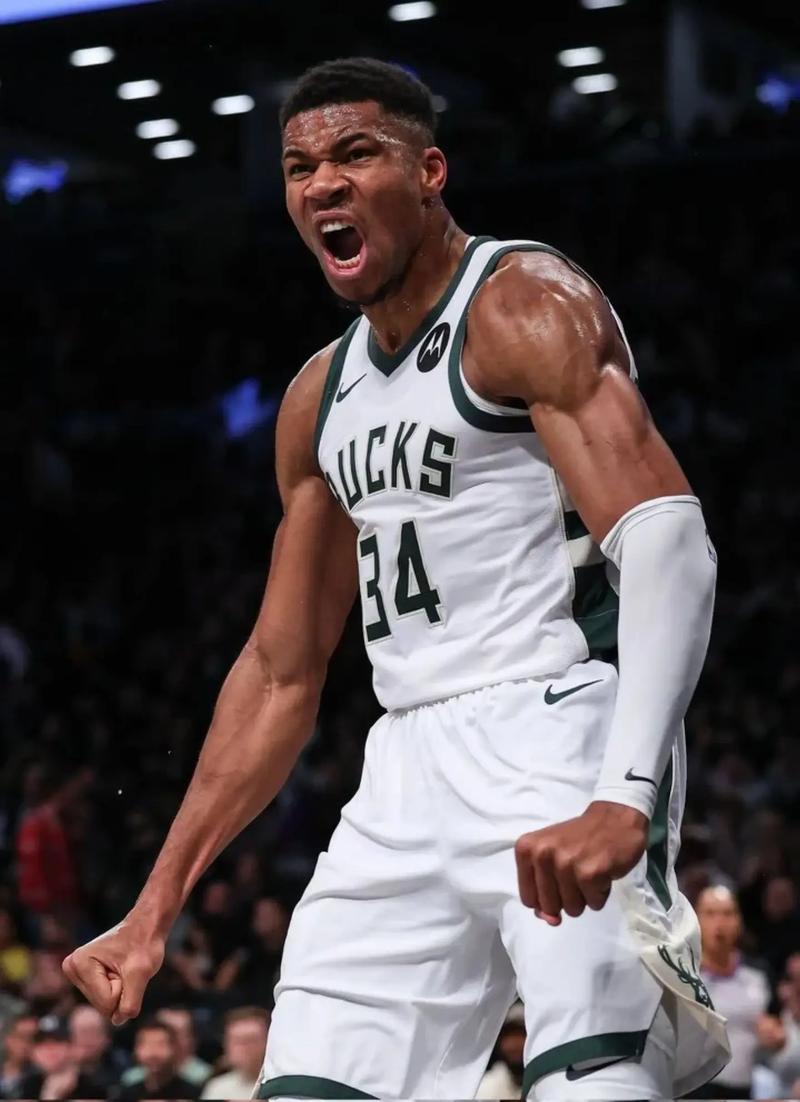 李金羽：中国足球前一段已经掉冰窟窿里了，目前处于恢复期（李金羽：国足前段时间如坠冰窟，如今进入恢复期）