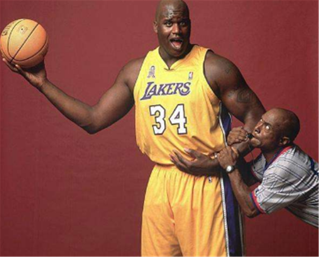 考辛斯：卢自称球员型教练，但我和隆多沃尔保罗都被他冷暴力（考辛斯：卢自诩球员教练，却对我与隆多、沃尔、保罗冷处理）