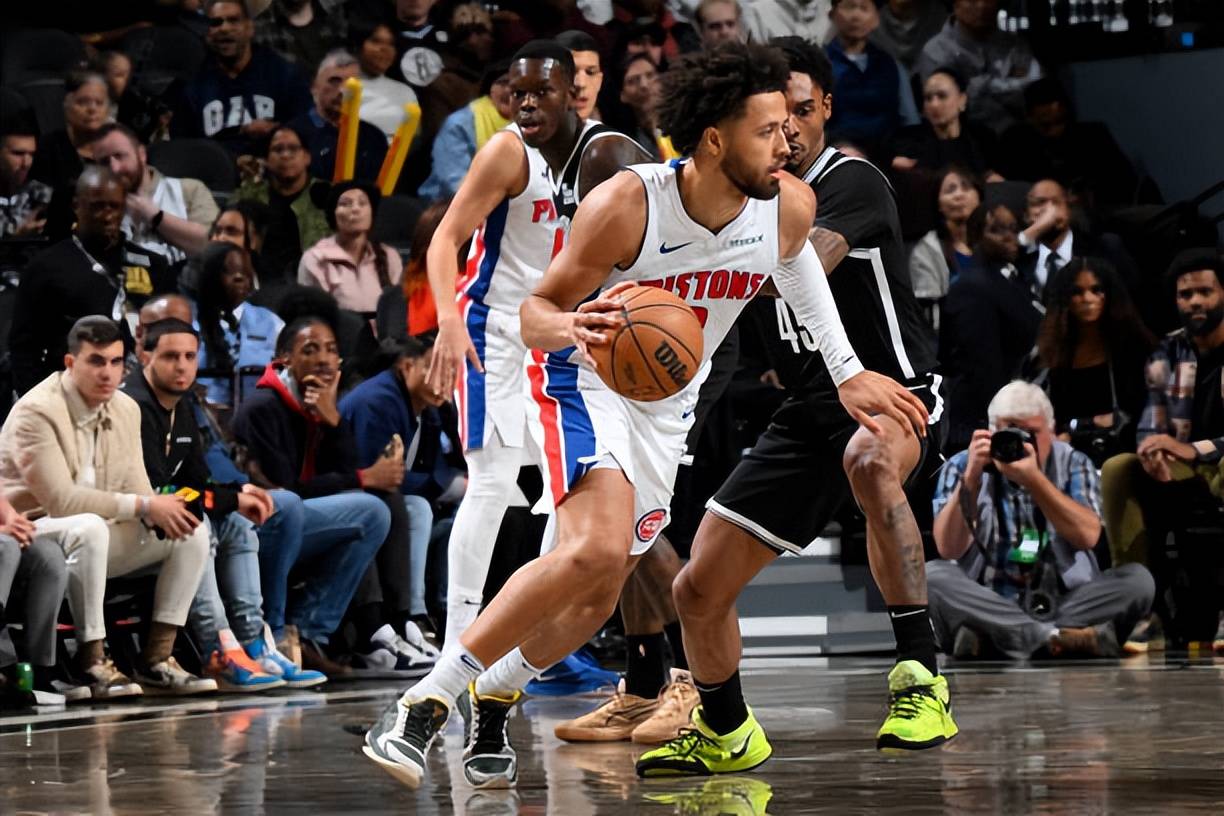 李霄鹏：希望球队能发挥出应有水平，明天奉献一场精彩的比赛（李霄鹏：盼球队打出应有水准，明日献上精彩一战）