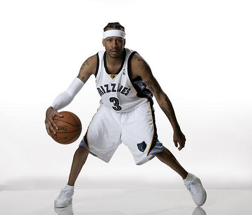 与4结缘，多特5轮欧冠联赛有4轮打入4球，剩下1轮被曼城进4球（多特的“4”魔数：欧冠5场中4场进4球，另一场被曼城打入4球）